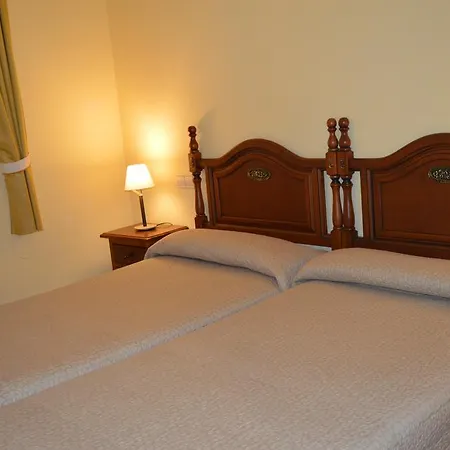 Hostal Revinuesa-2